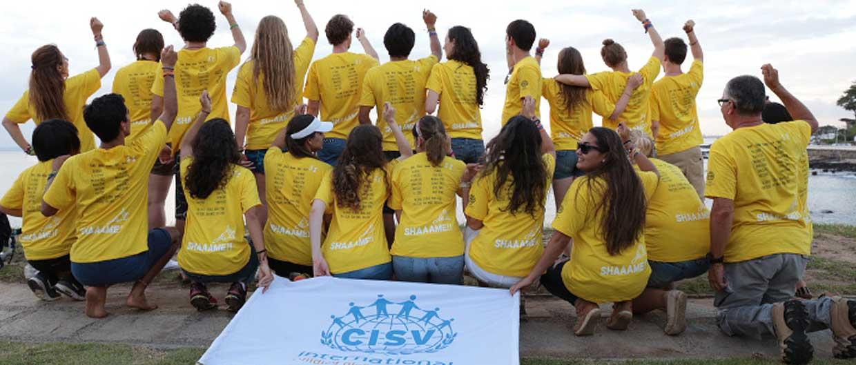 Staff, Begleiterinnen und Begleiter eines CISV Villages in Brasilien